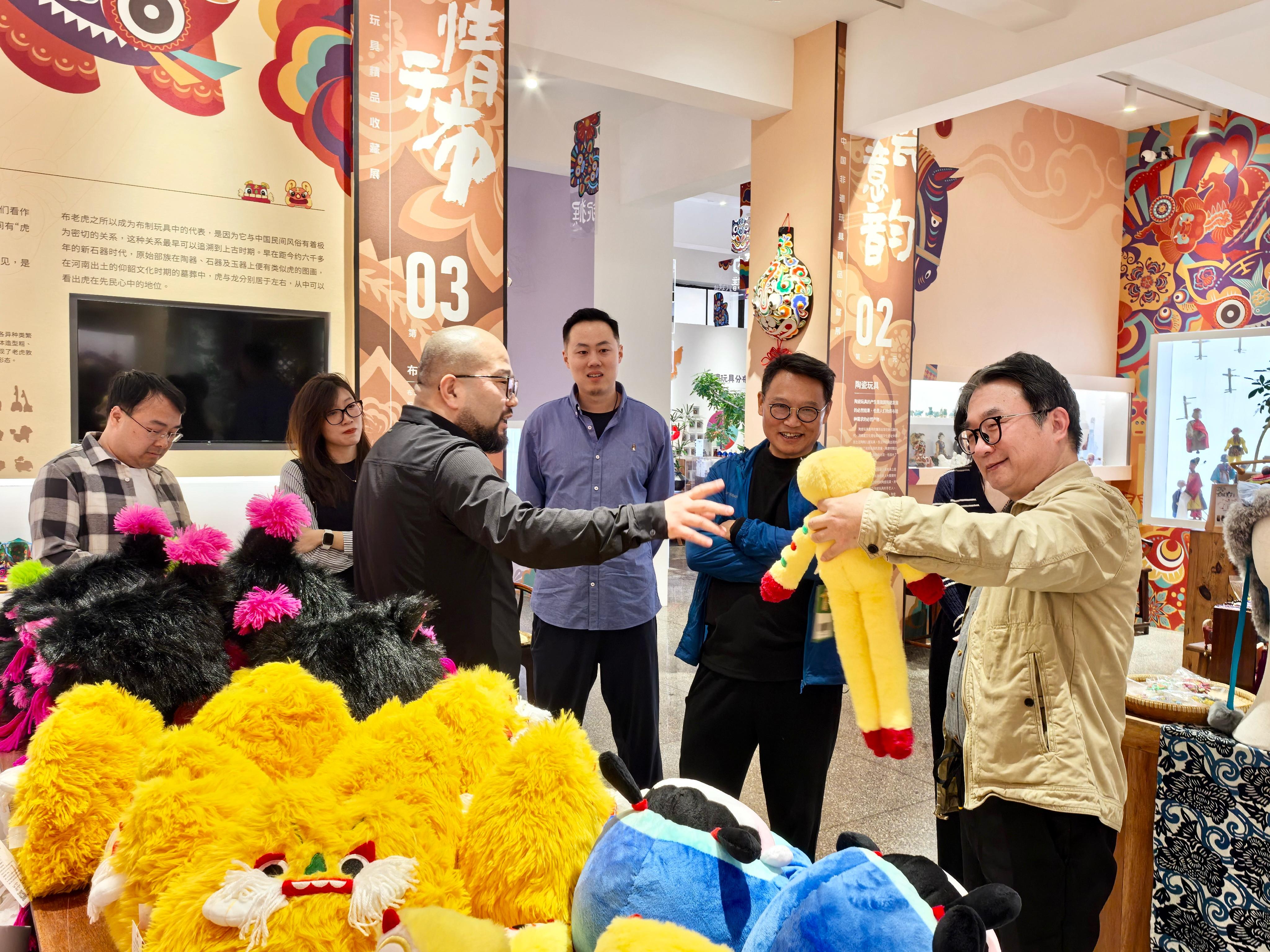 艺术设计学院赴美基艺术馆开展非遗文化校企合作专项调研 ——共探非遗传承新路径，赋能设计教育创新实践